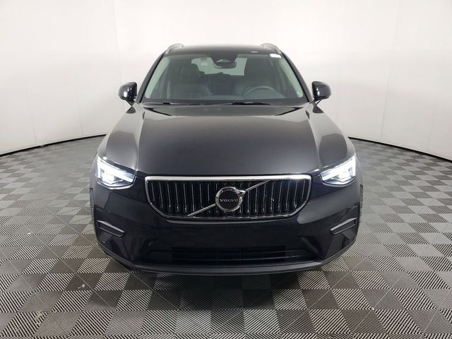 2025 Volvo XC40 Core Bright Theme