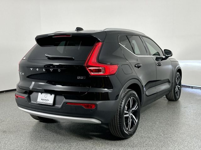 2025 Volvo XC40 Core Bright Theme