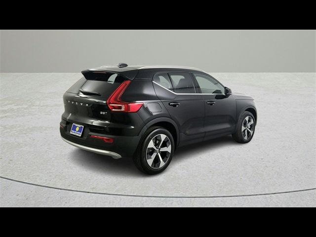 2025 Volvo XC40 Core Bright Theme