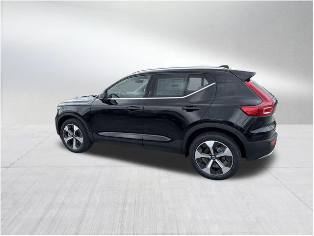 2025 Volvo XC40 Core Bright Theme