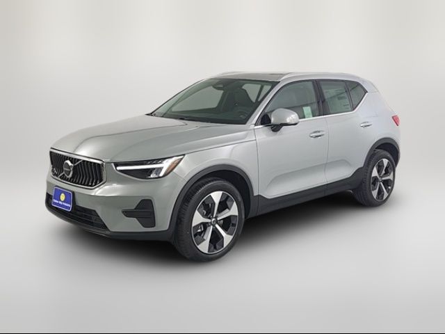 2025 Volvo XC40 Core Bright Theme