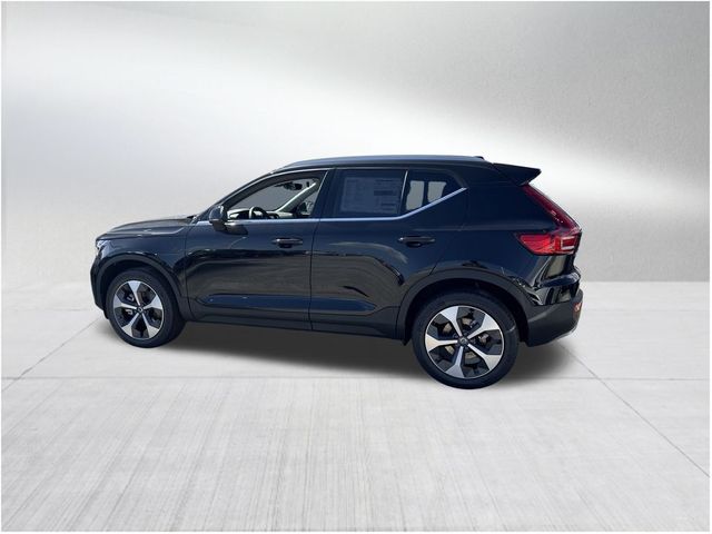 2025 Volvo XC40 Core Bright Theme