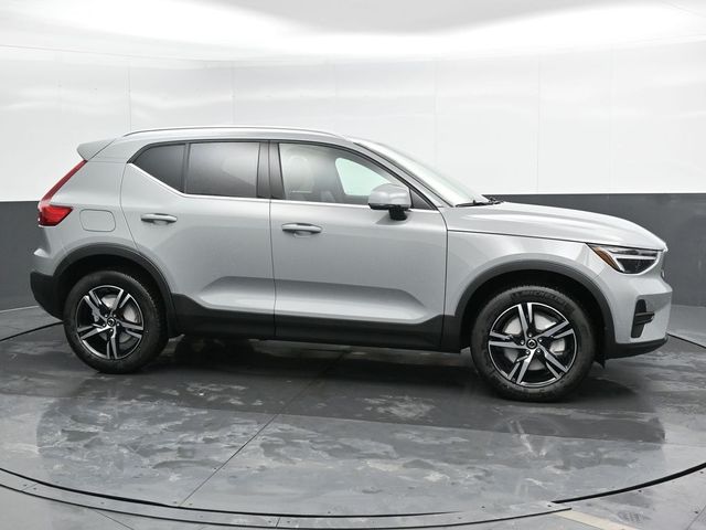 2025 Volvo XC40 Core Bright Theme