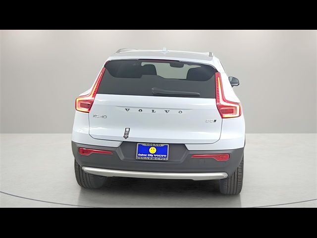 2025 Volvo XC40 Core Bright Theme