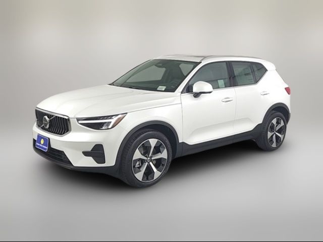 2025 Volvo XC40 Core Bright Theme