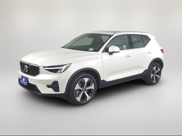 2025 Volvo XC40 Core Bright Theme