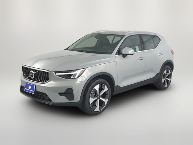 2025 Volvo XC40 Core Bright Theme