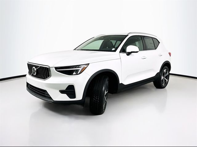 2025 Volvo XC40 Core Bright Theme