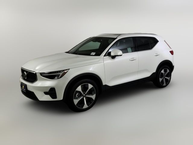 2025 Volvo XC40 Core Bright Theme