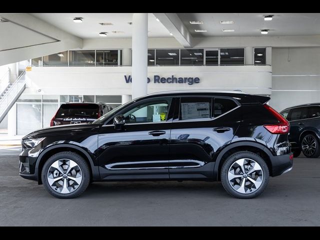 2025 Volvo XC40 Core Bright Theme