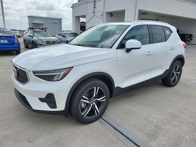 2025 Volvo XC40 Core Bright Theme