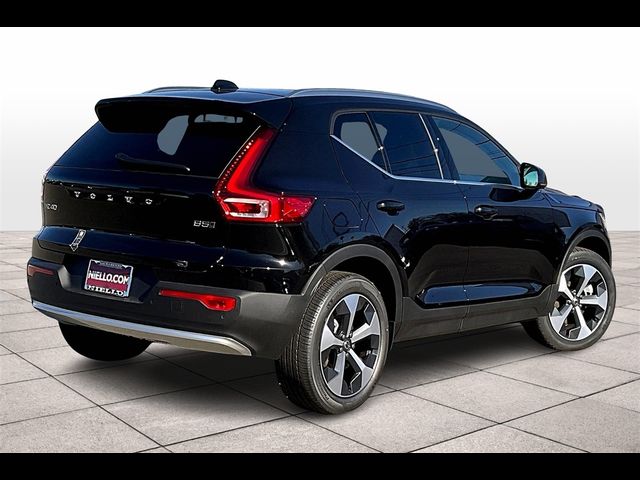 2025 Volvo XC40 Core Bright Theme