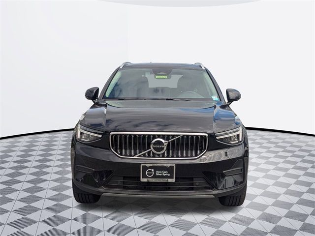 2025 Volvo XC40 Core Bright Theme