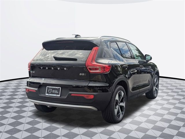 2025 Volvo XC40 Core Bright Theme