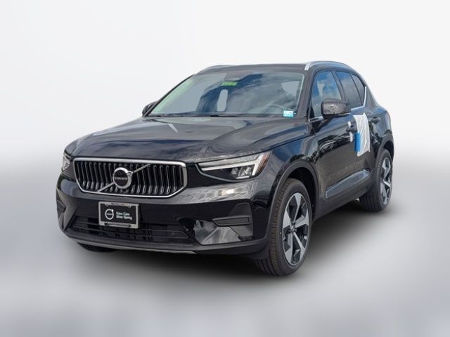 2025 Volvo XC40 Core Bright Theme