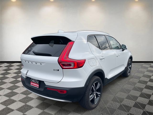 2025 Volvo XC40 Core Bright Theme