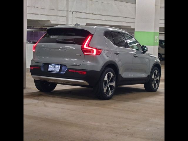 2025 Volvo XC40 Core Bright Theme