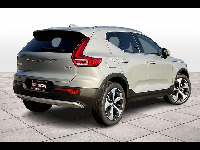 2025 Volvo XC40 Core Bright Theme