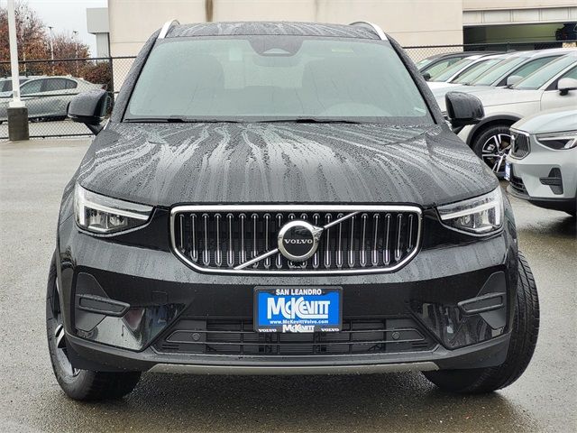 2025 Volvo XC40 Core Bright Theme