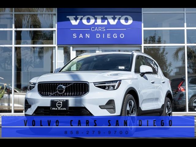 2025 Volvo XC40 Core Bright Theme