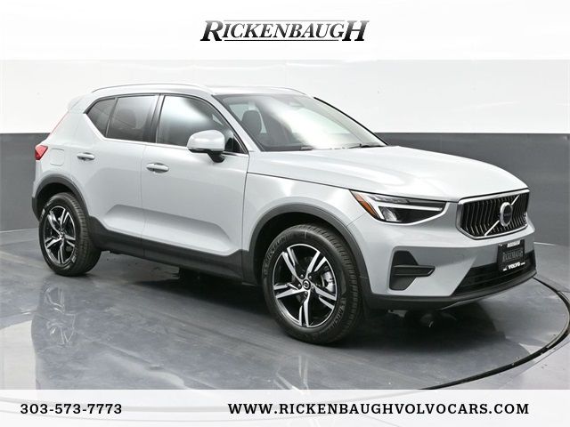 2025 Volvo XC40 Core Bright Theme