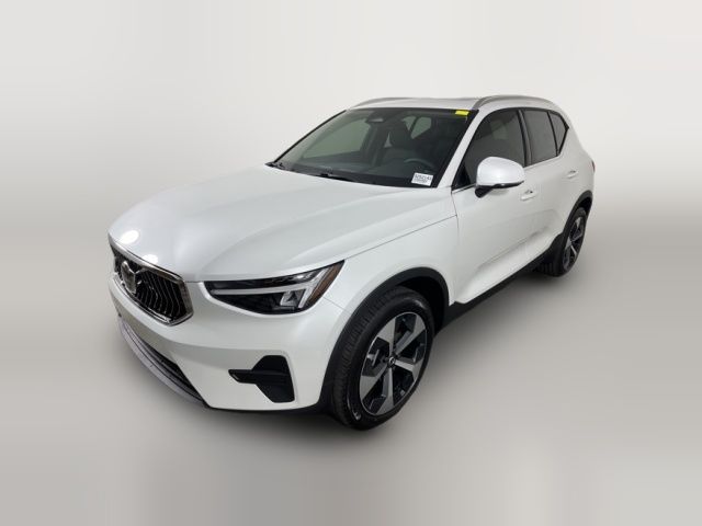 2025 Volvo XC40 Core Bright Theme