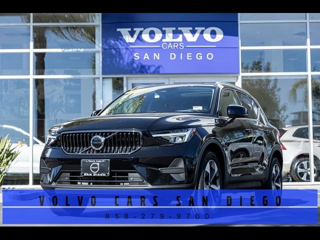 2025 Volvo XC40 Core Bright Theme