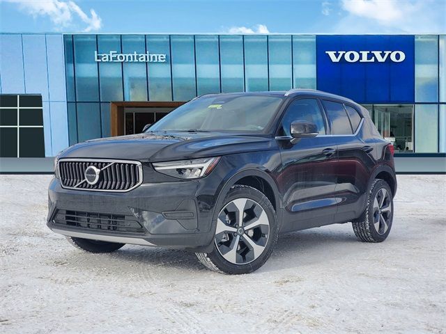 2025 Volvo XC40 Core Bright Theme