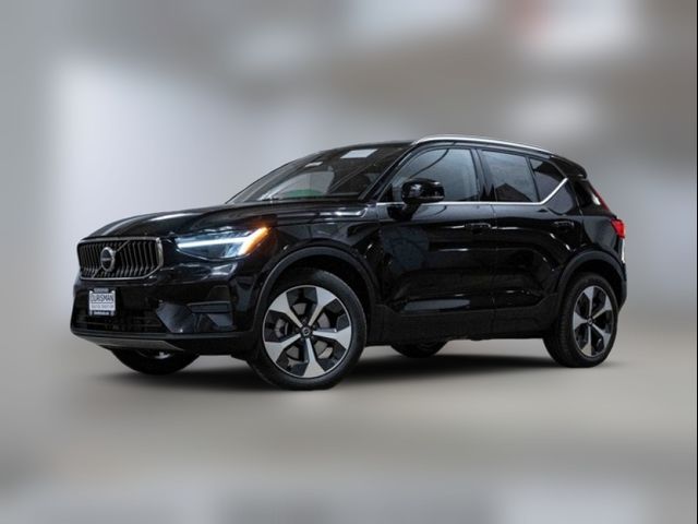 2025 Volvo XC40 Core Bright Theme