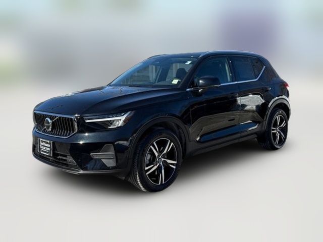 2025 Volvo XC40 Core Bright Theme