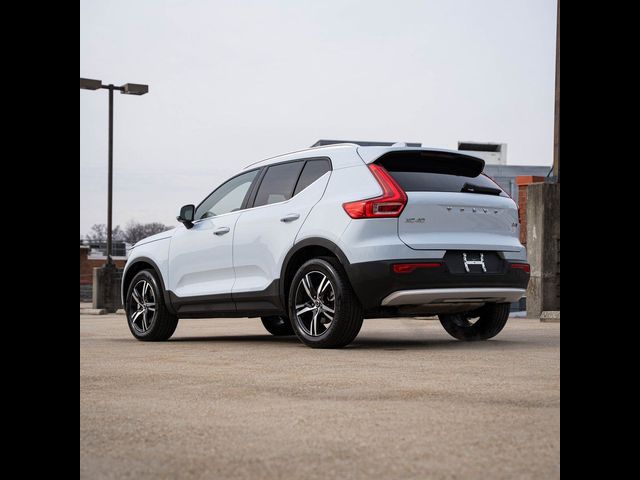 2025 Volvo XC40 Core Bright Theme