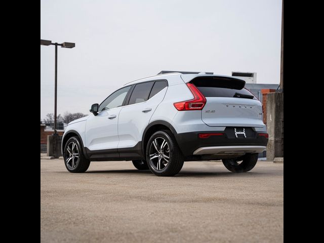 2025 Volvo XC40 Core Bright Theme