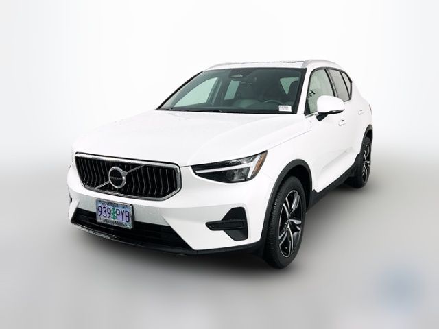 2025 Volvo XC40 Core Bright Theme