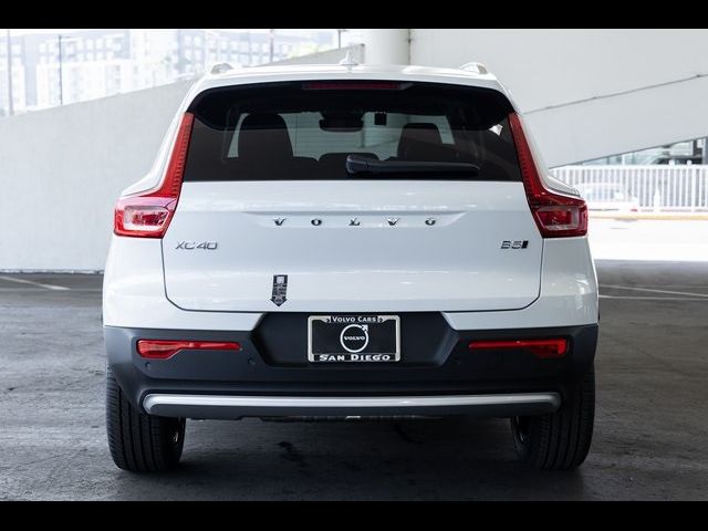 2025 Volvo XC40 Core Bright Theme