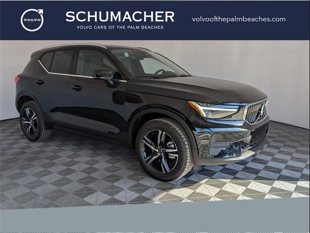 2025 Volvo XC40 Core Bright Theme