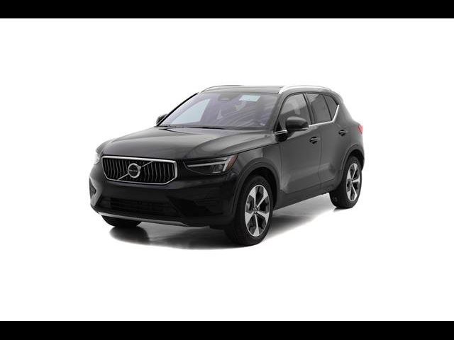 2025 Volvo XC40 Core Bright Theme