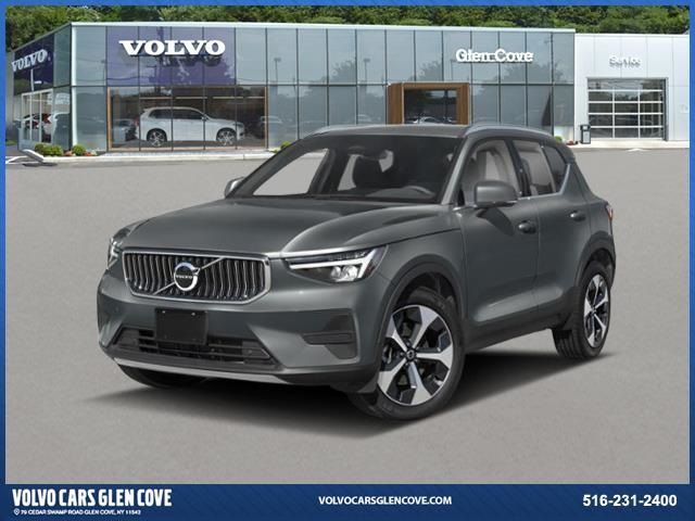 2025 Volvo XC40 Core Bright Theme