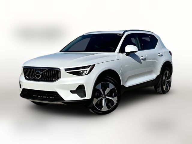 2025 Volvo XC40 Core Bright Theme