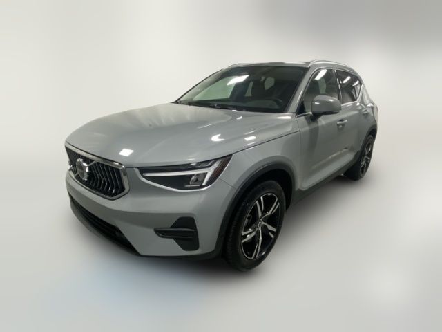 2025 Volvo XC40 Core Bright Theme