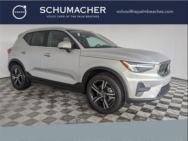 2025 Volvo XC40 Core Bright Theme