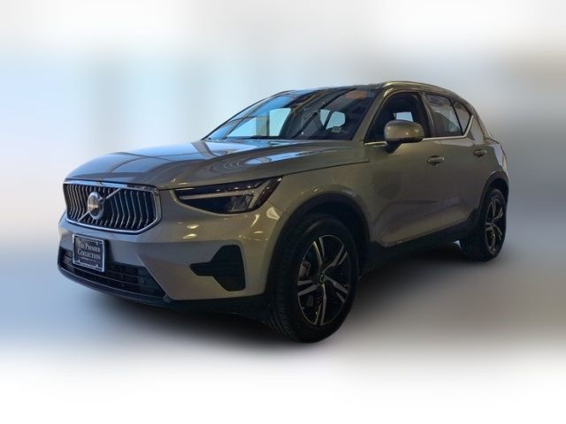 2025 Volvo XC40 Core Bright Theme