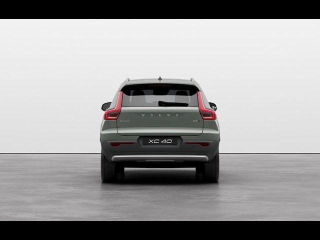 2025 Volvo XC40 Core Bright Theme