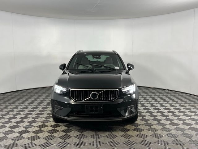 2025 Volvo XC40 Core Bright Theme