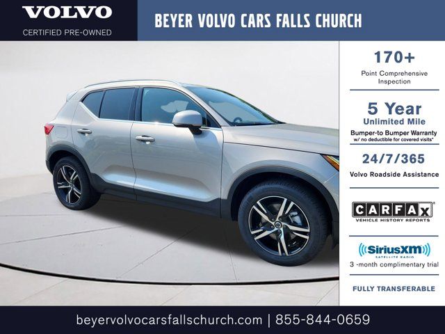 2025 Volvo XC40 Core Bright Theme