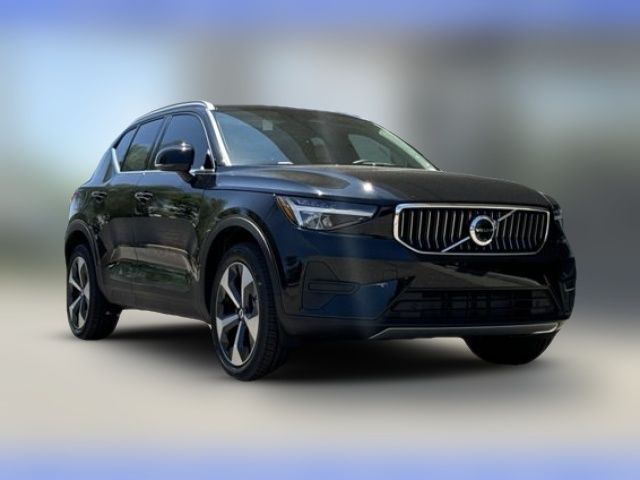 2025 Volvo XC40 Core Bright Theme