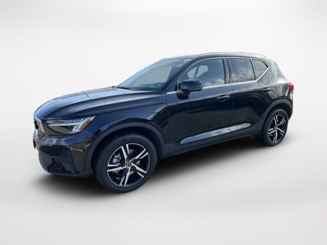 2025 Volvo XC40 Core Bright Theme