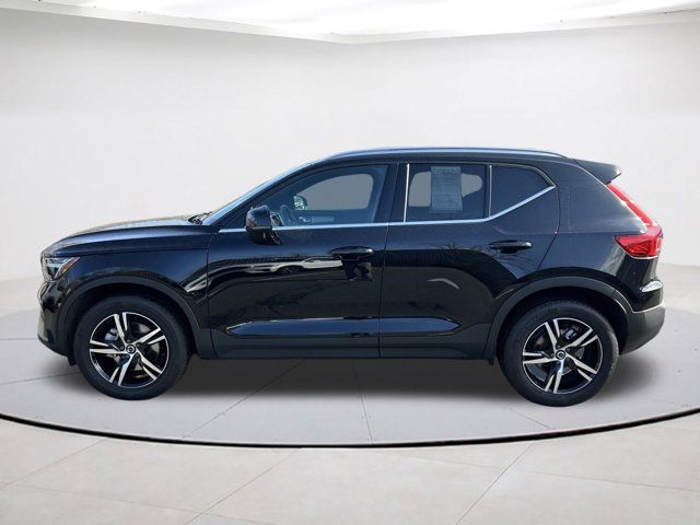 2025 Volvo XC40 Core Bright Theme