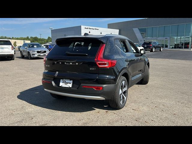 2025 Volvo XC40 Core Bright Theme