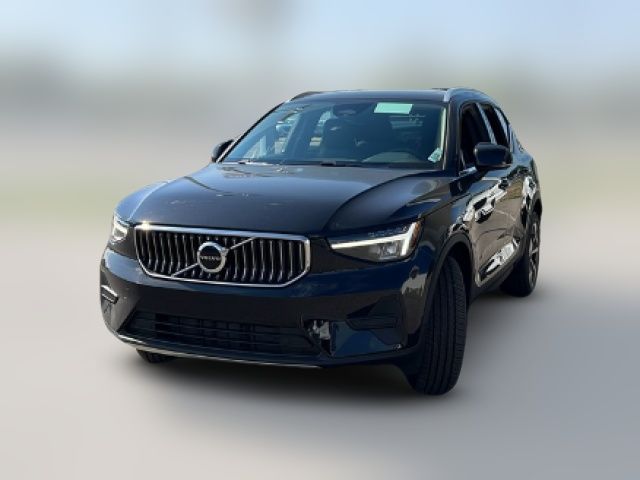 2025 Volvo XC40 Core Bright Theme