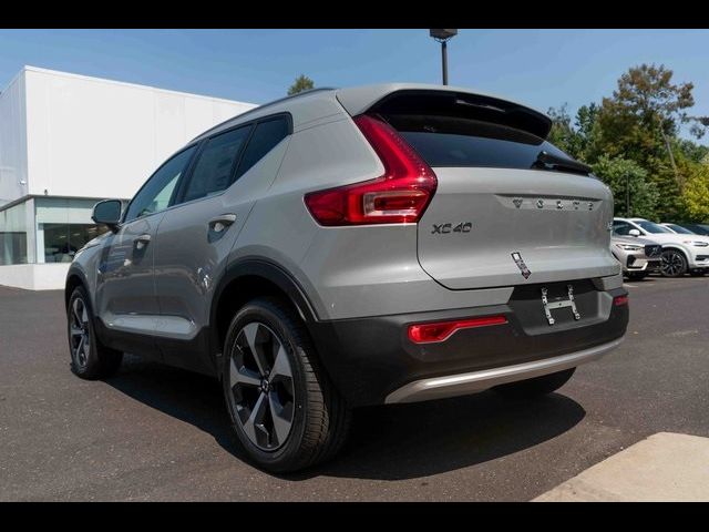 2025 Volvo XC40 Core Bright Theme